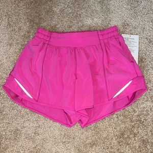 NWT Lululemon Hotty Hot LR Shorts 4” - Sonic Pink